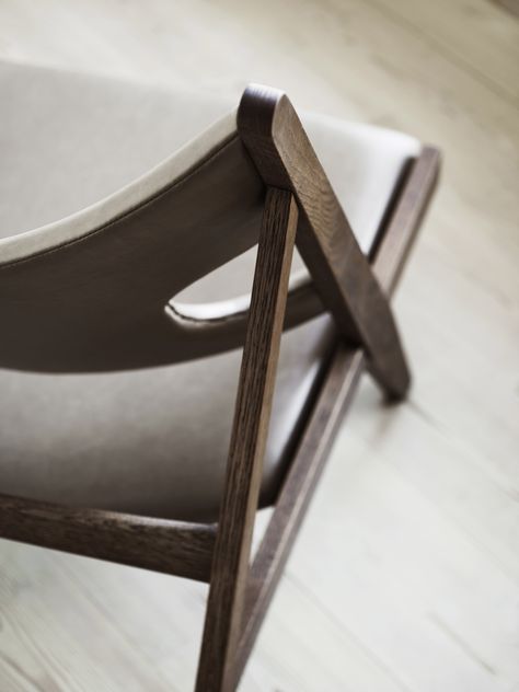 Menu reissues a classic mid-century chair designed for knitting Kofod Larsen, Iconic Chairs, House Wood, Honed Marble, Dark Wax, Classic Furniture, Smart Design, Wishbone Chair, Upholstered Seating