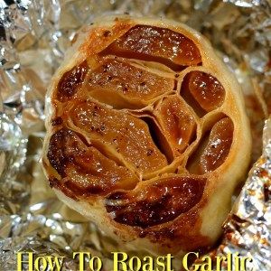 Roast Whole Garlic, Skillet Rolls, Garlic Dipping Oil, How To Roast Garlic, A Southern Soul, Roast Garlic, Slow Cooker Roast Beef, Garlic Spread, Marinated Olives