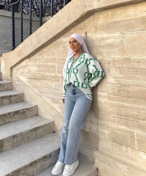 English Outfit, Hijab Fashion Summer, Stile Hijab, Chica Cool, Street Hijab Fashion, Modesty Outfits, Mode Turban, Mode Zara, Muslim Fashion Hijab Outfits