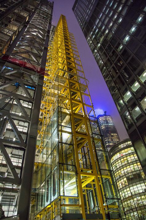 The Leadenhall Building | City of London | 225m | 48 fl | U/C - Page 408 - SkyscraperCity Leadenhall Building, Structural Expressionism, Hopkins Architects, Contemporary Architecture Design, Richard Rogers, Architectural Section, City Of London, Urban Spaces, Industrial Art