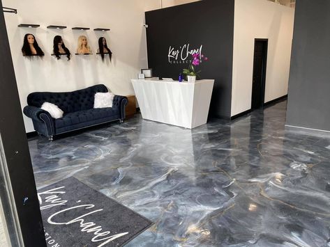 Black Boutique Interior, Hair Shops Interior Salon Ideas, Hair Braider Studio, Salon Suite Building, Wig Shop Interior Design, Hair Braider Room Ideas, Hair Shop Ideas Interior Design, Zyn Aesthetic, Store Renovation