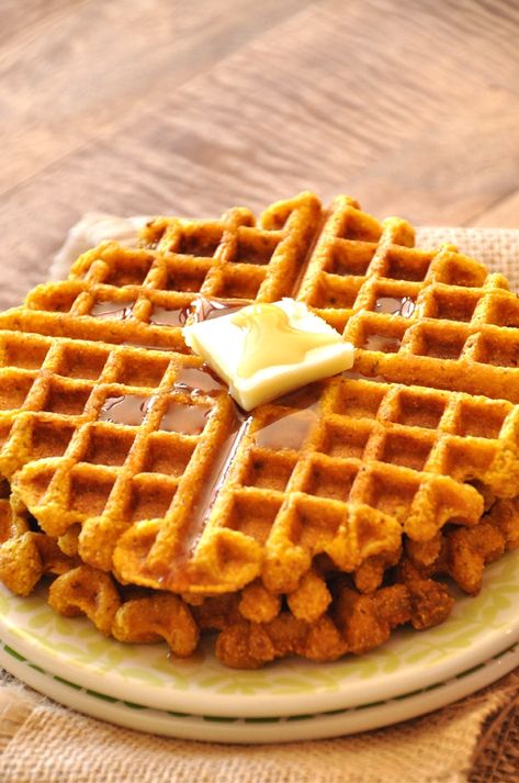 Cornbread Waffle, Cornbread Waffles, Pumpkin Cornbread, Vegan Cornbread, Corndog Recipe, Vegan Waffles, Minimalist Baker, Pumpkin Flavor, Vegan Pumpkin