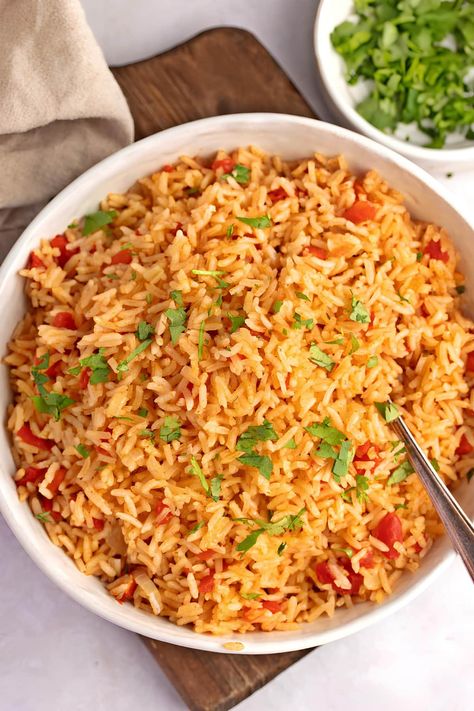 Spanish Rice (Easy Recipe) - Insanely Good Healthy Spanish Rice, Authentic Spanish Rice Recipe, Easy Spanish Rice Recipe, Easy Spanish Rice, Spanish Rice Recipe Easy, Spanish Rice Easy, Spanish Rice Recipe, Rice A Roni, Simple Dinners