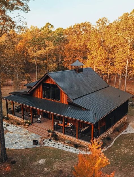 Trailer House Double Wide, Wood Barndominium Exterior, Dark Colored Barndominium, Log Cabin Homes Floor Plans, Cabin Style Barndominium, One Story Barndominium Ideas, Western Homes Exterior, Barn Dominium Floor Plans, Barndominium Aesthetic