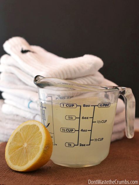 How to give your laundry routine an eco-friendly makeover Homemade Bleach Alternative, Natural Bleach Alternative, Homemade Bleach, Bleach Alternative, Natural Bleach, Homemade Cleaning Supplies, Homemade Laundry, Homemade Cleaning, Diy Laundry