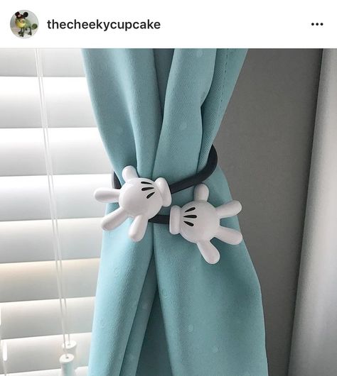 mickey hand curtain tie backs kids room Mickey Mouse Bedroom Decor, Disney Curtains, Mickey Mouse Nursery, Disney House Ideas, Mickey Mouse Room, Mickey Mouse Bedroom, Disney Bathroom, Mickey Decorations, Mickey House