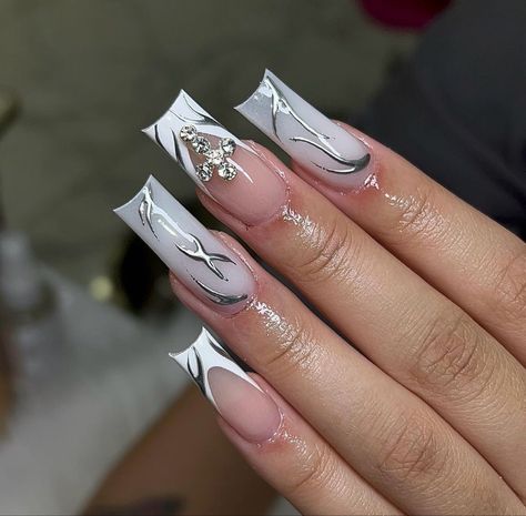 Harry Styles Nails, White And Silver Nails, French Acrylic Nails, Pretty Gel Nails, Long Acrylic Nails Coffin, Unique Acrylic Nails, Glam Nails, Silver Nails, Fire Nails