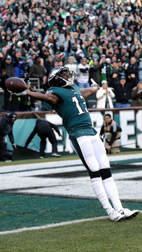 Nfl Football Wallpaper Eagles, Eagles Football Aesthetic, Philadelphia Eagles Aesthetic, Eagles Football Wallpaper, Nfl Wallpaper Aesthetic, Philadelphia Eagles Wallpaper, Nelson Agholor, Cool Football Pictures, Nfl Wallpaper