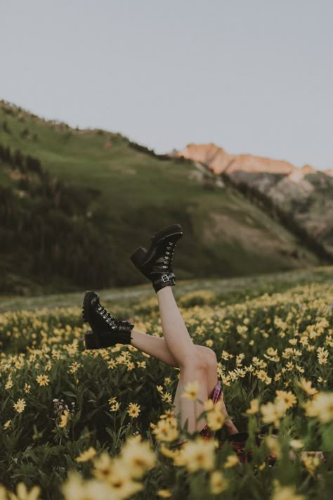 Wildflower Field Photoshoot, Wildflower Photoshoot, Albion Basin, Spring Photoshoot, Flower Photoshoot, Nature Photoshoot, Artsy Photos, Field Of Flowers, Creative Portrait Photography