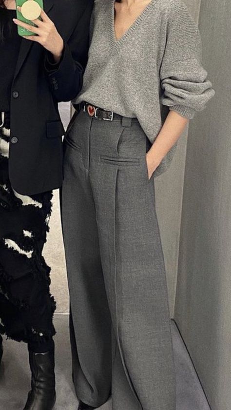 Trousers Details, Spring 2025, Fashion Days, Stylish Work Outfits, 2024 Trends, Office Attire, Fashion Over 40, Pocket Pants, Short Pants