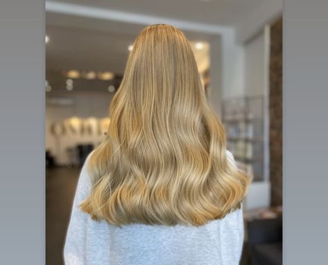 Color Manifestation, Blonde Honey Hair, Dark Golden Blonde Hair, Bob Blonde Hair, Sand Blonde Hair, Rubio Natural, Blonde Hair Pale Skin, Blonde Honey, Baby Highlights