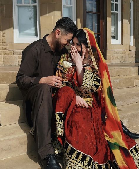 Intercultural Wedding, Marriage Hall, Afghanistan Culture, Medical Photography, Afghani Clothes, Afghan Wedding, Afghan Girl, Bride Photography Poses, Muslim Couple Photography