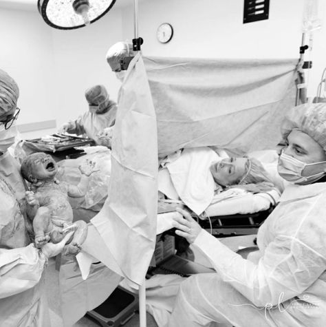 26 Stunning Photos That Capture The Sheer Strength Of C-Section Moms | HuffPost Life Child Birth Photography, Birth Photography Hospital, Baby Hospital Photos, Labor Photos, Newborn Hospital Pictures, Baby Hospital Pictures, Birth Pictures, Hospital Pictures, Delivery Pictures