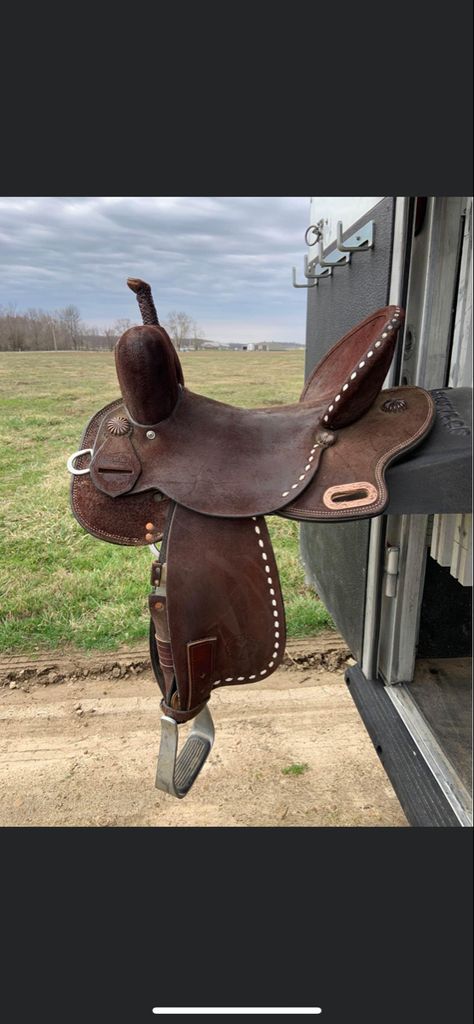 Horse Trailer Organization, Barrel Racing Tack Sets, Barrel Racing Tack Rodeo, Bling Horse Tack, Leather Horse Tack, Barrel Racing Saddles, Western Horse Saddles, Dream Horse Barns, Horse Saddle Pads