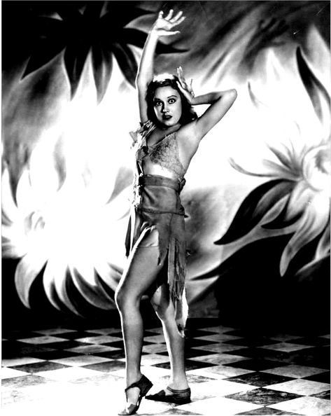 Fay Wray in “King Kong” (RKO, 1933) King Kong 1933, Fay Wray, Classic Actresses, Vintage Pinup, Hollywood Actor, Vintage Hollywood, King Kong, Old Movies, Classic Hollywood