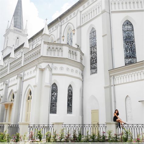 Chijmes Singapore Photography, Henderson Waves, Singapore Vacation, Places In Singapore, 7 Wonders Of The World, Spiral Staircases, Singapore Photos, Singapore City, 7 Wonders