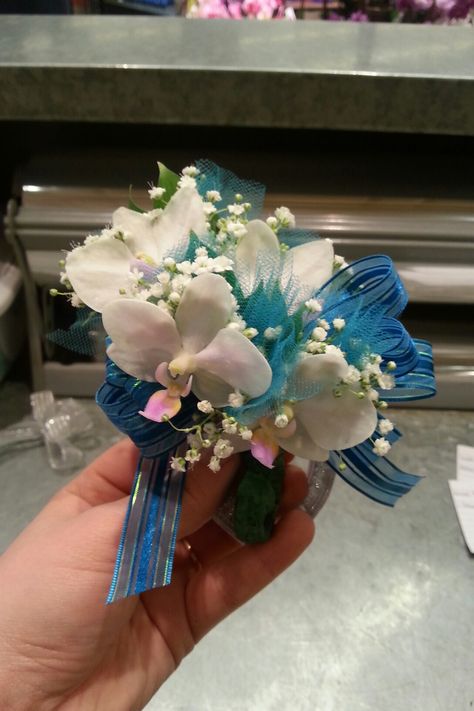 White and teal wrist corsage Teal Corsage, Hoco Flowers, Wrist Corsage, Dark Teal, Teal Green, Blue And Green, Teal Blue, Green Dress, Prom Dresses