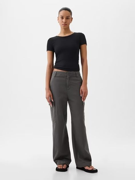 Loose Khaki Cargo Pants | Gap Capsule Wardrobe Casual, Masc Women, Work Pants Women, Khaki Cargo Pants, Womens Chinos, College Fits, Cotton Chinos, Slim Fit Pants, Cargo Trousers