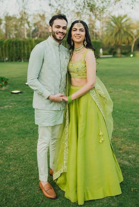 Simple Dhavani, Simple Mehendi Outfits For Bride, Roka Ceremony Outfits Simple, Roka Ceremony Outfits, Haldi Outfit For Bride, Roka Ceremony, Indian Bridal Party, Indian Groom Dress, Mehndi Outfit