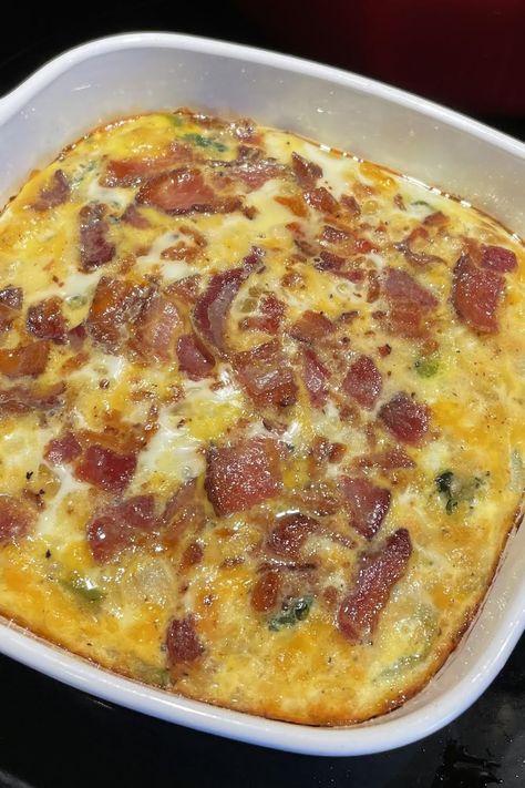 Denver Omlet, Denver Omelette, Omlet Recipes, Deep Dish Pie, Omelette Recipe, Just A Pinch Recipes, Breakfast Casserole Easy, Crustless Quiche, Cooking For A Crowd