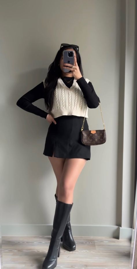 Outfit Black Tights, Black Mini Skirt Outfit Winter, Lawyer Fits, Mini Skirt Outfit Black Women, Mini Skirt Winter Outfit, Black Satin Skirt Outfit, Black Skirt Outfit Winter, Skirt Outfit Black Women, Flare Skirt Outfit