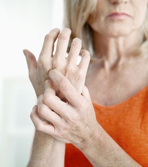 Arthritis In The Hands – 15 Best Exercises To Relieve Pain And Increase Mobility Thumb Pain Relief, Hand Therapy Exercises, Increase Mobility, Joints Pain Remedy, Arthritic Pain, Finger Exercises, Hand Exercises, Hand Therapy, Joints Pain Relief