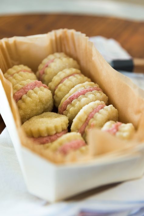 Wafer Cookies Recipe, Rhubarb Cookies, Wafer Cookie, Wyse Guide, Ultimate Chocolate Chip Cookie, Rhubarb Desserts, Popular Cookies, Cinnamon Roll Cookies, Cherry Cookies