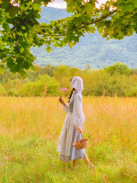 Harp Music, Debut Photoshoot, Vintage Cottagecore, Flowers Vintage, Leap Of Faith, Lace Doilies, Linen Set, Organic Linens, Head Scarf