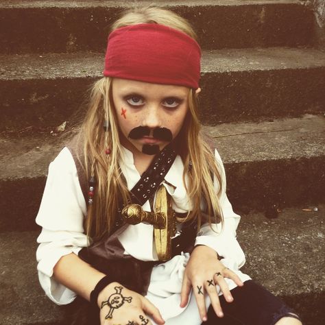 Son of Sparrow. Our version of Jack Sparrow from Disney's Pirates of the Caribbean. All DIY! #jacksparrow #kidscostume #Disney #disneycostume #disneykid #pirates #argh Pirate Halloween Costumes, Pirate Kids, Pirate Halloween, Boy Halloween Costumes, Halloween 2023, Pirate Costume, Disney Costumes, Jack Sparrow, Pirate Party