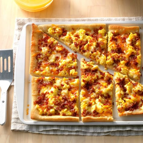 Bacon Breakfast Pizza Monterey Jack Cheese Recipes, Bacon Breakfast Pizza Recipe, Brunch Pizza, Easton Maryland, Breakfast Pizza Recipe, Bacon Pizza, Alfredo Sauce Recipe, Bacon Breakfast, Pizza Delivery