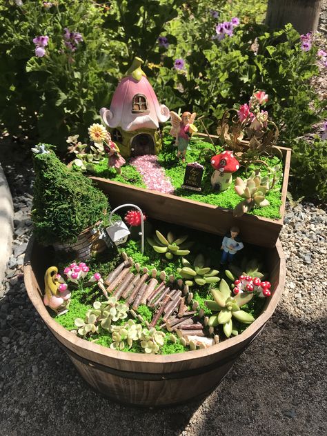 Herb Fairy Garden, Container Fairy Garden Ideas, Large Fairy Garden Ideas, Fairy Garden Inside, Fairy Garden In A Pot, Outdoor Fairy Garden Ideas, Recycled Garden Ideas, Large Fairy Garden, Fairy Pots