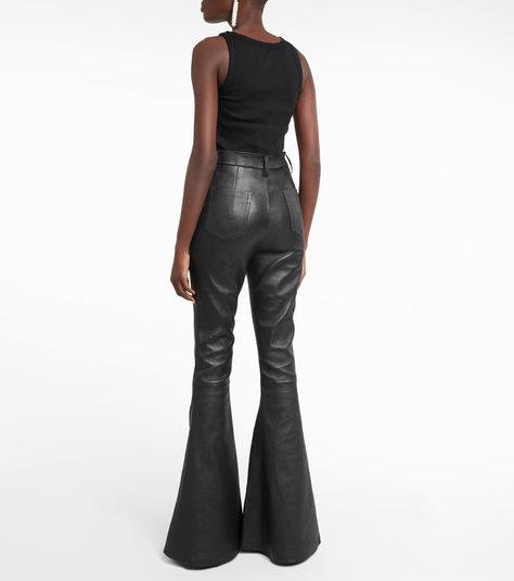 i ☞ This autumn, the iconic leather bell-bottom pants make a striking return. 🔥 ☞ Crafted from genuine leather, these pants combine bold fashion with exceptional comfort. With their dramatic flare and impeccable fit, they’re designed to turn heads and elevate your look with a touch of luxury. Embrace the season’s must-have trend and make a statement that is both timeless and effortlessly chic. 🍁Step into autumn with style and sophistication in our latest collection. 🛍️🛍️🛍️🛍️ 𝙼𝚊𝚍𝚎 𝚒𝚗 𝐈𝐭𝐚𝐥𝐲... Flared Leather Pants, Magda Butrym, Bell Bottom Pants, Sheep Leather, Leather Care, Bold Fashion, Bell Bottoms, Black Pants, Poland