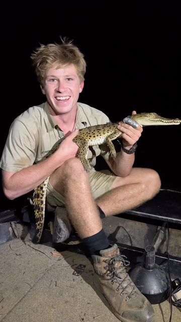 Irwin Family, Robert Irwin, Crocodile Hunter, Steve Irwin, Australia Animals, Australian Men, Blood Sweat And Tears, King Of My Heart, New Haircuts