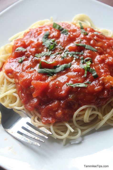 Daniel Fast Recipes, Celebrity Recipes, Daniel Fast, Tomato Sauce Recipe, Whole Wheat Pasta, Homemade Tomato Sauce, Spaghetti Sauce, Gwyneth Paltrow, Pasta Sauce