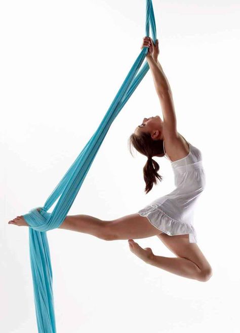 Aerial silk dancing Arial Silks, Aerial Silks Beginner, Difficult Yoga Poses, Tantric Yoga, Silk Yoga, Aerial Gymnastics, Silk Dancing, Aerial Yoga Poses, Aerial Silk