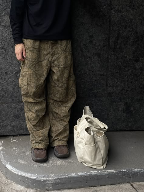 Jaded Parachute Pants, Real Tree Pants Outfit Men, Real Tree Pants Outfit, Real Tree Outfit, Yeezy Desert Boots Outfit, Desert Boots Outfit, Lanvin Curb Sneaker, Real Tree Pants, Blokecore Aesthetic