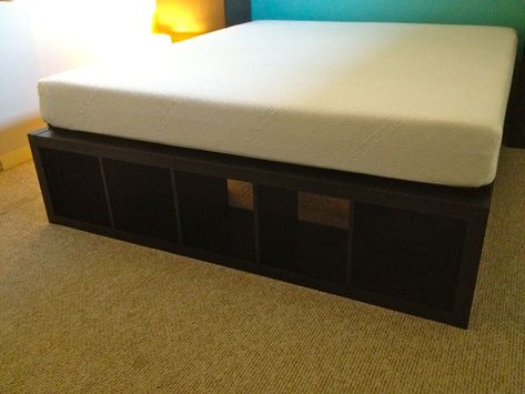 Finally, a Cal-King Bed Frame with space for dog kennels - IKEA Hackers Ikea Platform Bed, Ikea Dog, Diy King Bed Frame, California King Bed Frame, Diy Storage Bed, Ikea Bookcase, King Bedding, Cal King Bedding, Dog Kennels