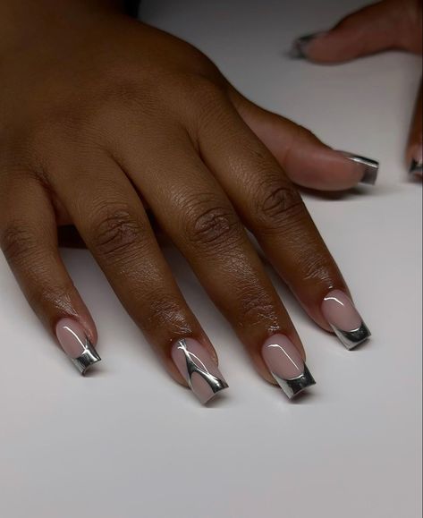 Bday Nails Long Square, Acrylic Nails With Chrome Design, Simple Nail Designs Silver, Classy Metallic Nails, Silver Birthday Nails Short, Chrome And French Nails, Cute Silver Nails For Prom, Short Nail Birthday Designs, Metalic Nails Short