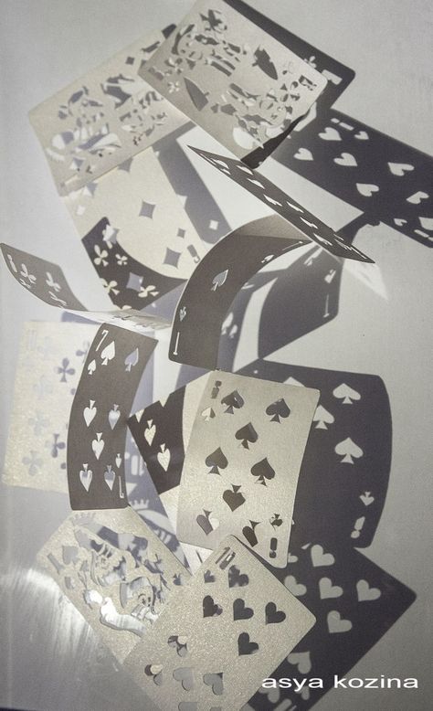 Lizzie Hearts, Playing Cards Art, Art Appliqué, Playing Cards Design, 카드 디자인, Poker Cards, 3d Art, Card Art, Alice In Wonderland