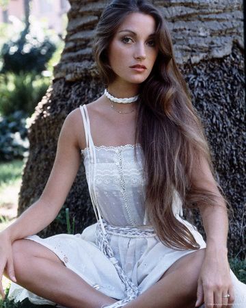 young Jane white sundress | Jane seymour, Lady jane seymour, Actresses Lady Jane Seymour, 70s Glamour, James Bond Girls, Era Fashion, Somewhere In Time, Alexis Bledel, Ann Margret, Disco Era, Vivien Leigh