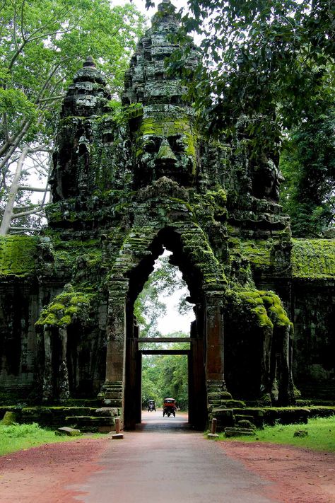 Jungle Temple, Cambodian Art, Angkor Thom, Temple Ruins, Ancient Temple, Cambodia Travel, Mystical Places, Temple Architecture, Stone Architecture