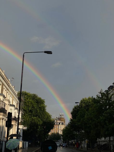 London Yellow Aesthetic, Double Rainbow Aesthetic, London Eye Aesthetic, City Aesthetic London Night, London Underground Aesthetic, Rain Aesthetic London, Drunk Friends, Rainbow Aesthetic, Heaven Sent