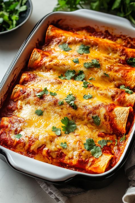 Chicken Tortilla Recipes, Creamy Taco Sauce, Latino Dishes, Soft Flour Tortillas, Enchiladas Chicken, Chip Recipes, Chicken Enchiladas Recipe, Creamy Chicken Enchiladas, Enchilada Recipe