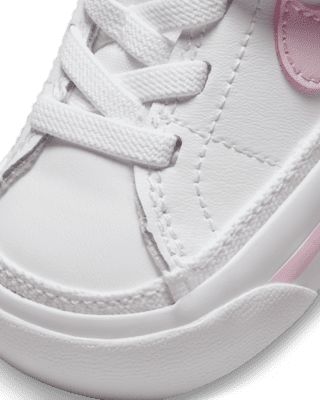 The Nike Court Legacy serves up classic tennis style for kiddos. They're durable and comfy with heritage stitching and a retro Swoosh. When your lil’ one puts these on—it’s game, set, match. Shown: White/Sesame/Honeydew/Pink Foam Style: DA5382-115 Nike Court Legacy, Game Set Match, Tennis Style, Honeydew, Toddler Shoes, Future Baby, Baby Toddler, Tennis, Baby Girl