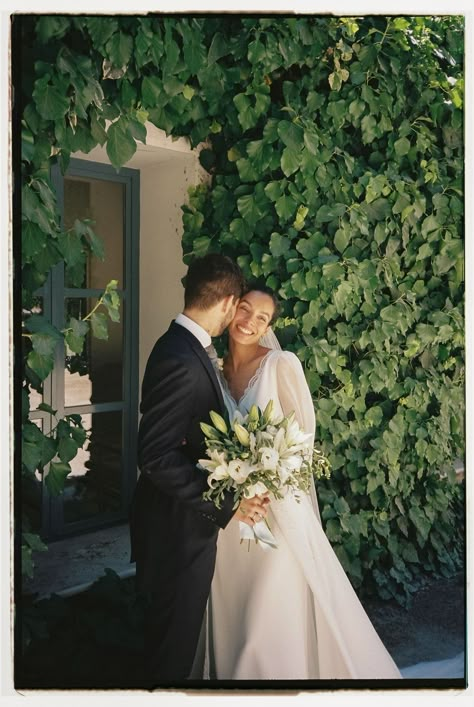 FILM WEDDING photographer in TUSCANY, Italy - 35mm & 120 format — Norwud North Italy Wedding, Analogue Wedding Photography, European Wedding Aesthetic, Tuscany Italy Wedding, Germany Wedding, Film Shot, Europe Wedding, Wedding Moodboard, Film Photography 35mm