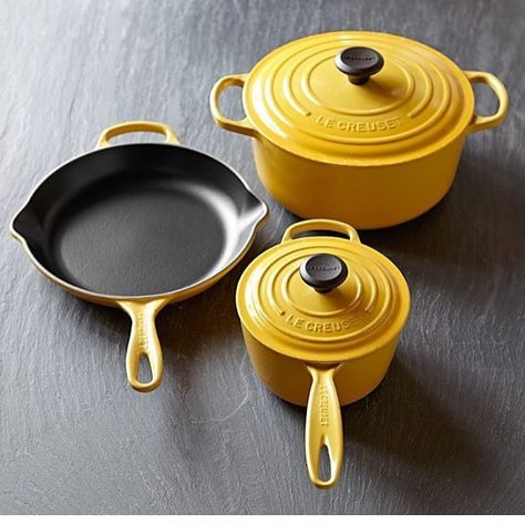 Le Creuset Yellow, Le Creuset Cookware, Pots And Pans Sets, Kitchen Models, Yellow Kitchen, Pip Studio, Enameled Cast Iron, Cast Iron Cookware, Cookware Sets