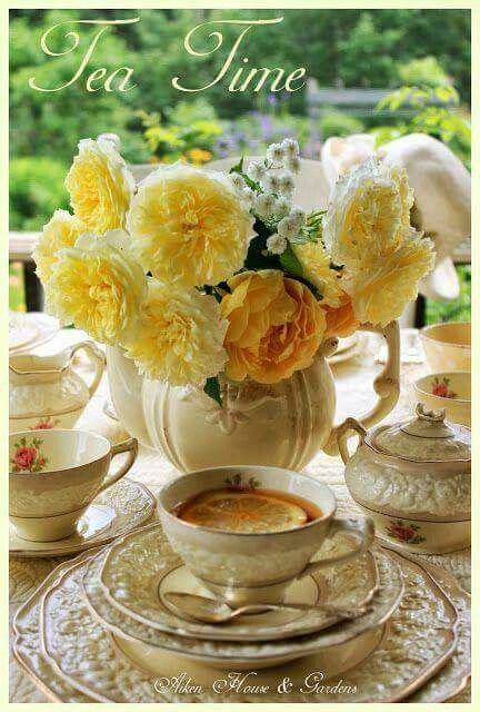 Tea time Yellow Cottage, Yellow Tea, House Gardens, Cuppa Tea, Summer Lunch, Afternoon Tea Parties, English Tea, Table Vintage, Tea Art