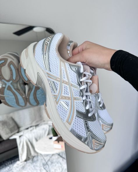 What are your thoughts on ASICS?! 💬👟✨ These ASICS have been all the rare recently… but I feel like people have mixed feelings about them! Do you care more about how a shoe looks or how comfortable it is?! (Answer the poll) ⬇️ 📸: ASICS Gel-1130 White Dune Sizes available: 6 women’s 7 women’s 8 women’s 10 women’s #sneakers #smallbusiness #shoes #coolshoes #smallbusinessowner #sneakerheads #womensneakers #springsneakers #springfashion #sneakerforwomen #dunklow #fashionstyle #sneakercoll... Asics Gel 1130, Dad Shoe, Asics Women Gel, Neutral Shoes, Spring Sneakers, Mixed Feelings, Asics Women, Trendy Sneakers, Girls Sneakers