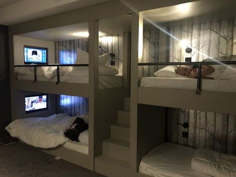 Bloxburg Teen Room, Bloxburg Teen Room Ideas, Teen Room Ideas, Guys Room Aesthetic, Luxury Kids Bedroom, Bunk Beds Built In, Dorm Design, Bunk Rooms, Decor Ideas Bedroom