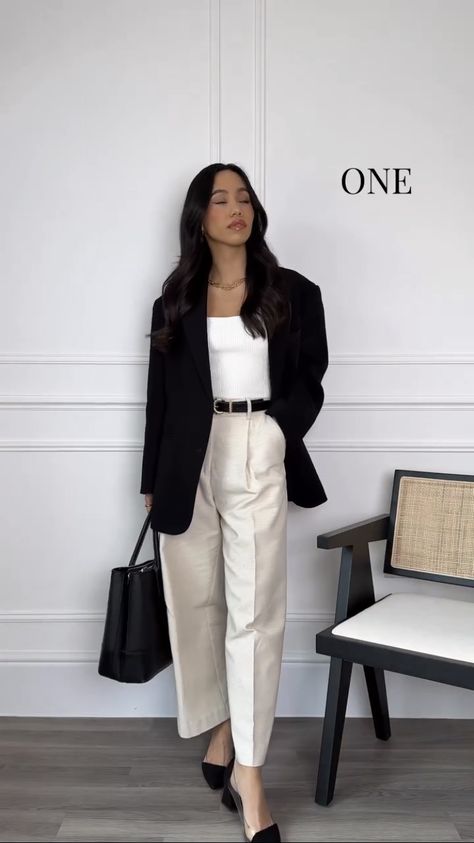 Blazer Corporate Outfit, Winter White Work Outfit, Executive Wear Women, Formal White Tops For Women, Business Travel Outfits Woman Classy, Grey Linen Trousers Outfit, Executive Style Women Office Wear, Japanese Work Outfit Women, Blazer Formal Outfit Women